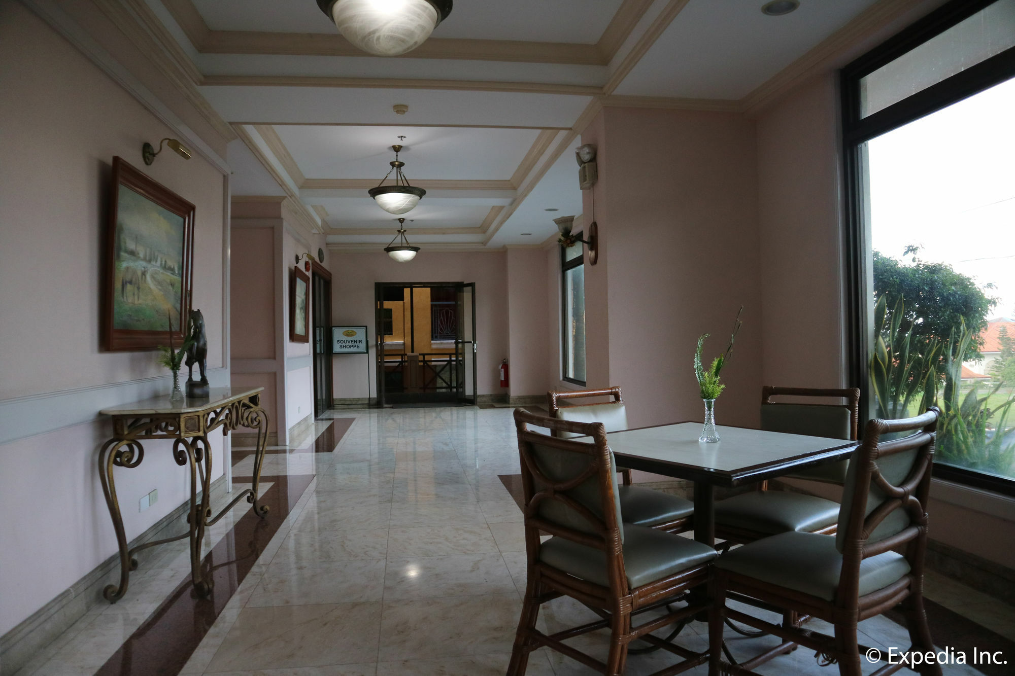Sunrise Holiday Mansion Tagaytay City Dış mekan fotoğraf